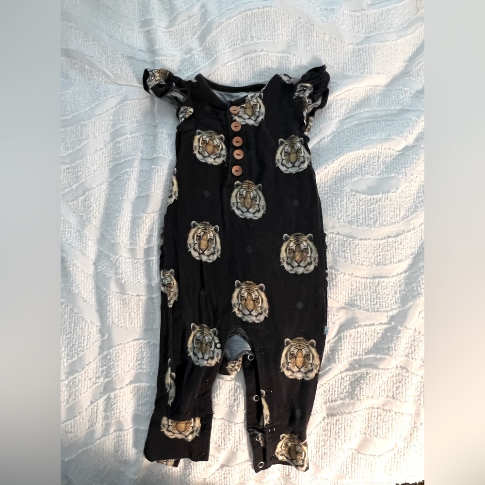Posh peanut 12-18 month romper